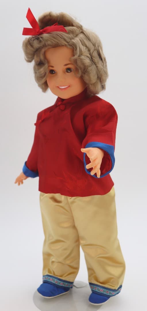 シャーリーテンプル　赤と金の衣装の人形