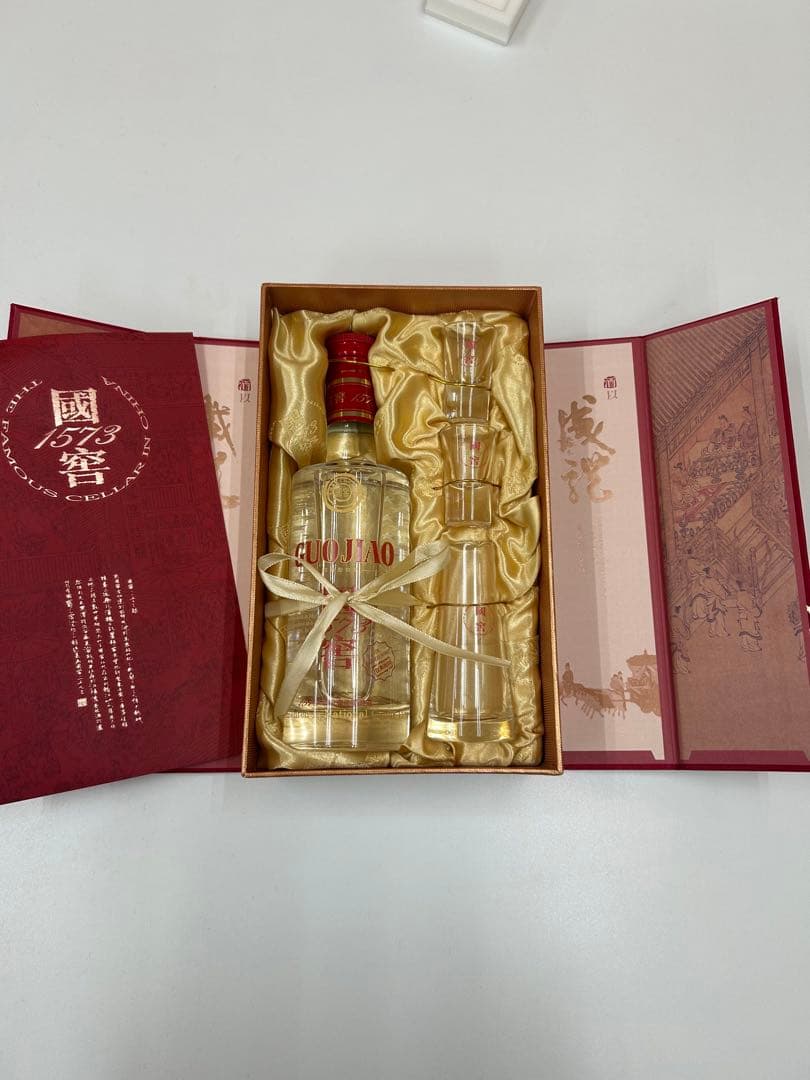 中国酒 國窖 1573 赤色 化粧箱入り 未開封
