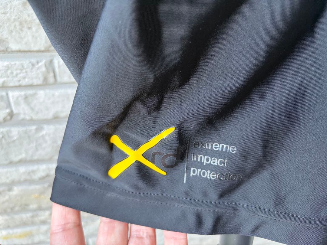 【美品】eb's エビス SLIM XRD スノーボード プロテクター　サイズL