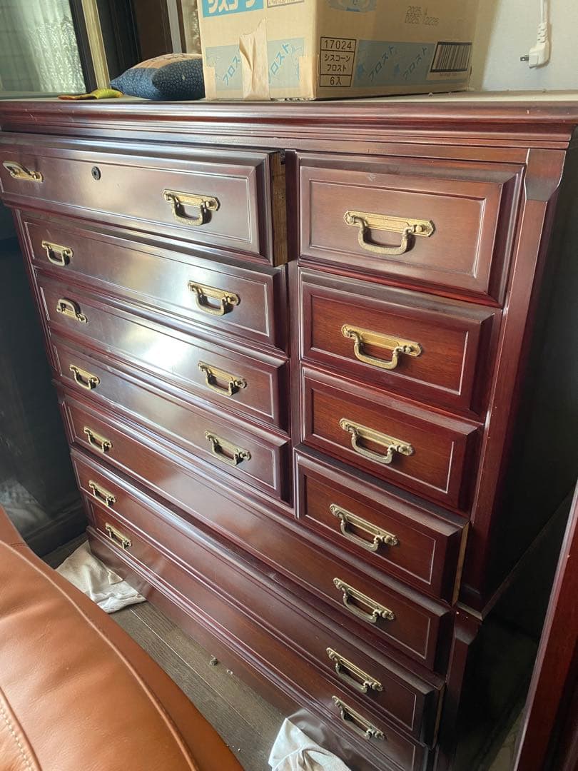 アンティーク　ダークブラウン木製タンス
