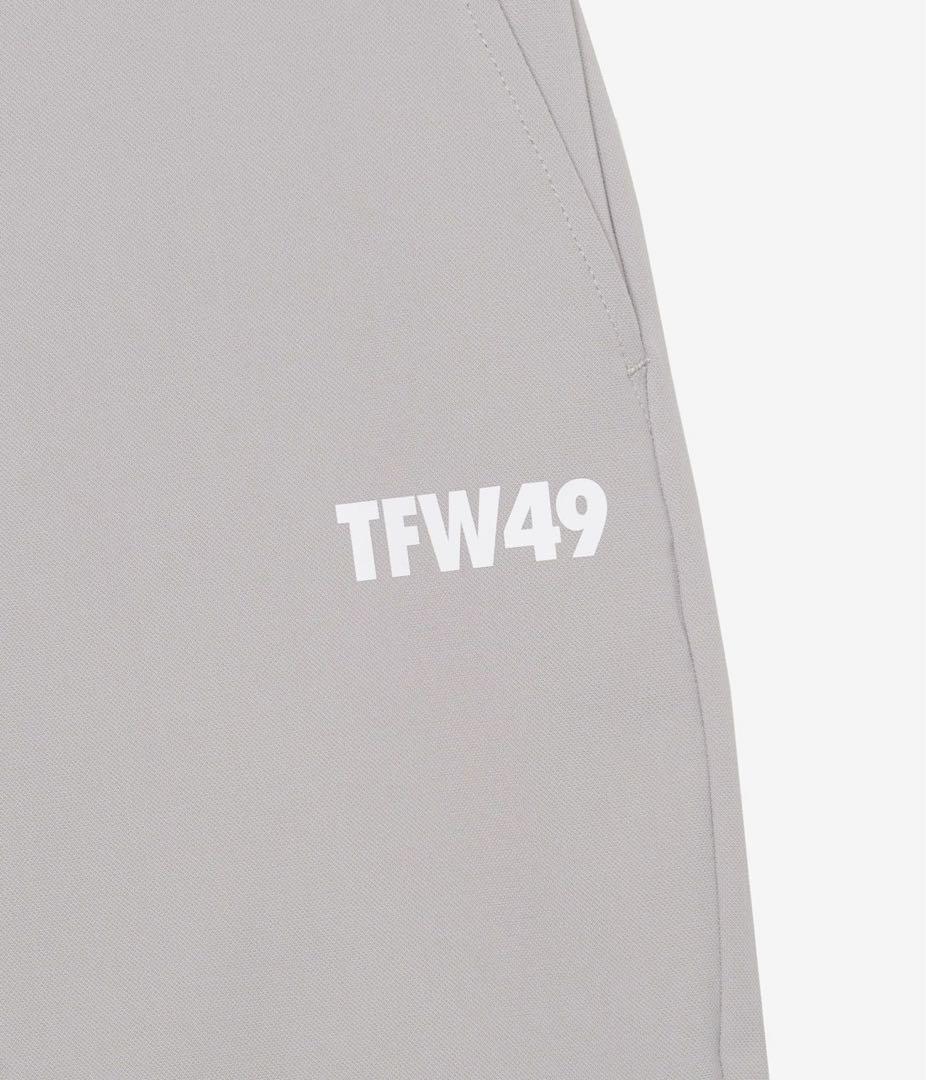 新品タグ付き⭐️2050AW新作⭐️ グレーハーフパンツ