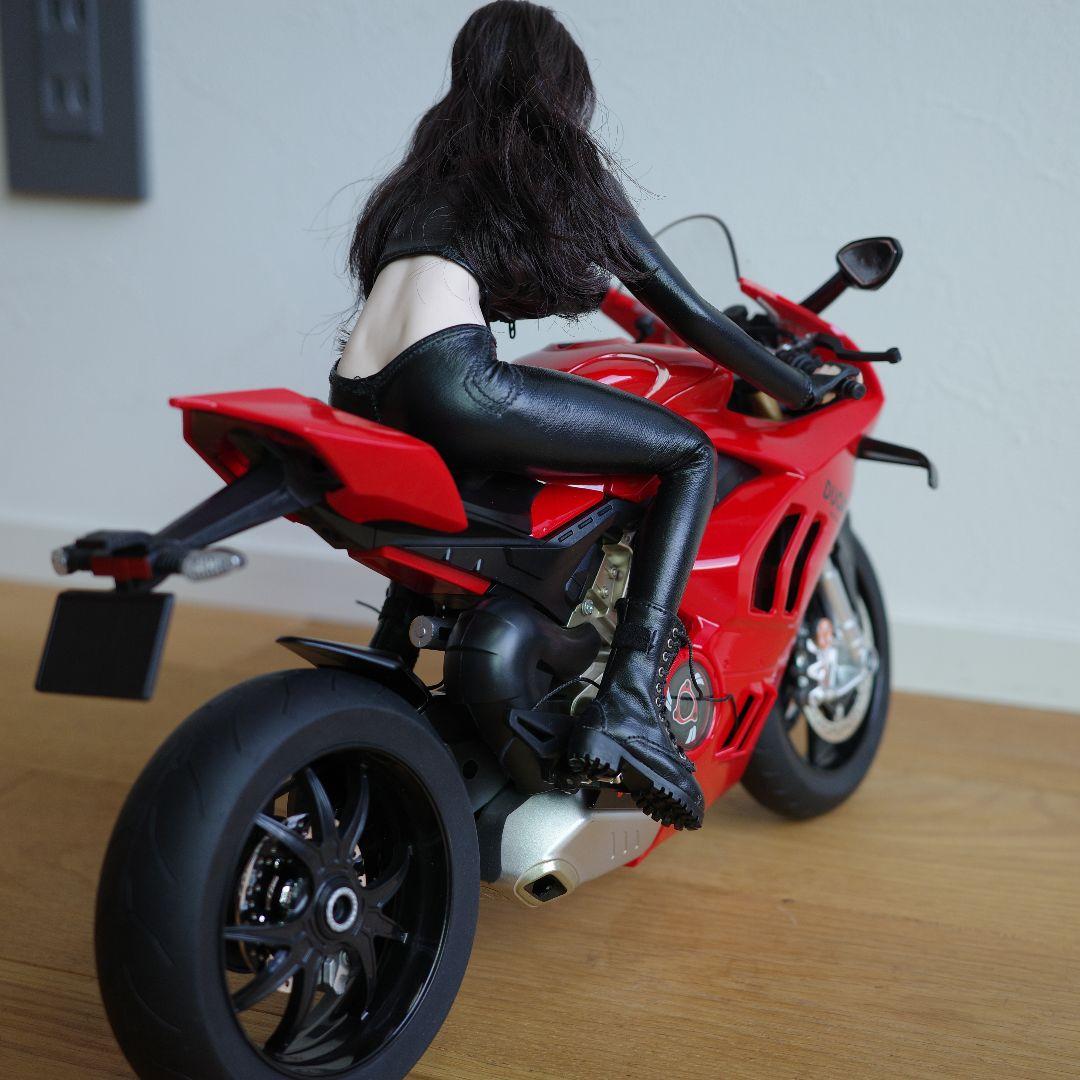 1/6 スケール バイク DUCATI風 V4S ＆ 女性フィギュア セット