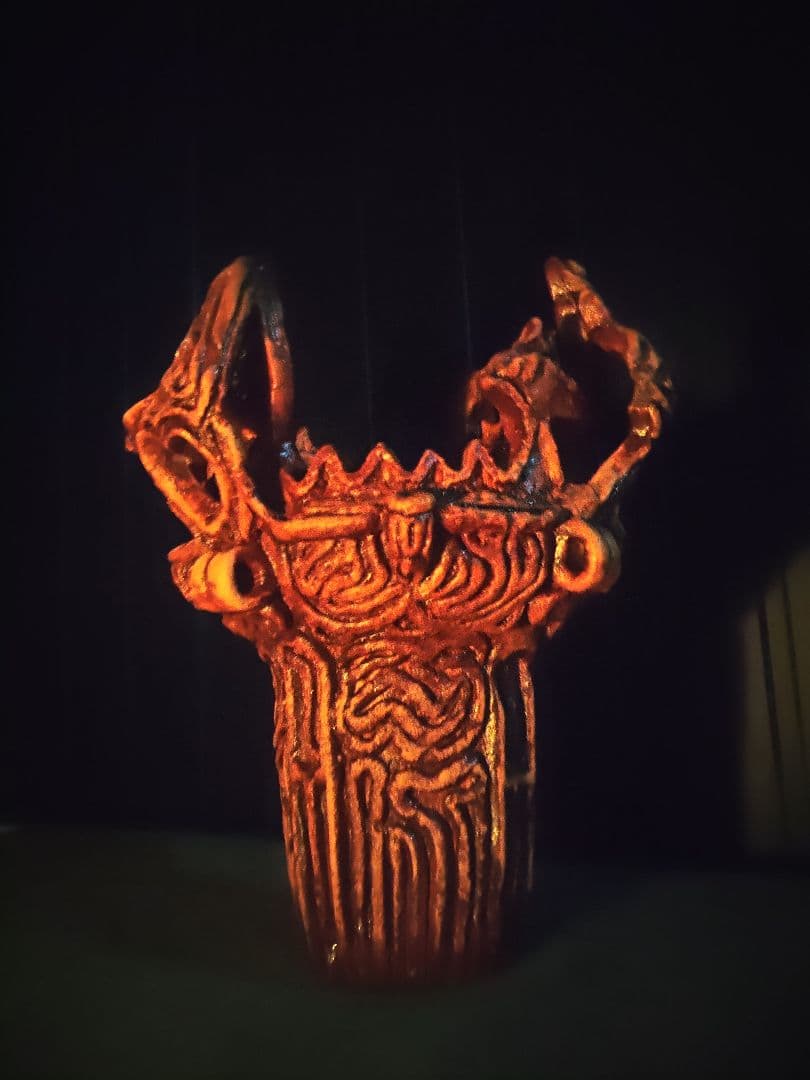 火焔型土器 三条の縄文　高さ250ｍｍ　幅250ｍｍ　重さ3ｋｇ