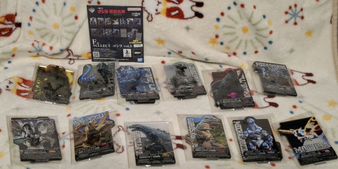 ゴジラ　一番くじ　怪獣乱舞 セミコンプ