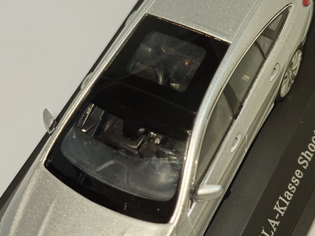 メルセデスベンツ CLAシューティングブレーク 1/43 ミニカー シルバー