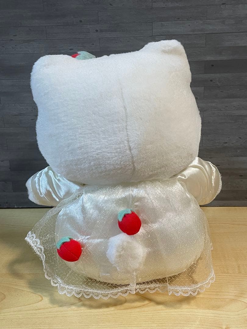 テ押箱　キティ まとめ売りウェディングぬいぐるみセットいちごモチーフぬいぐるみ