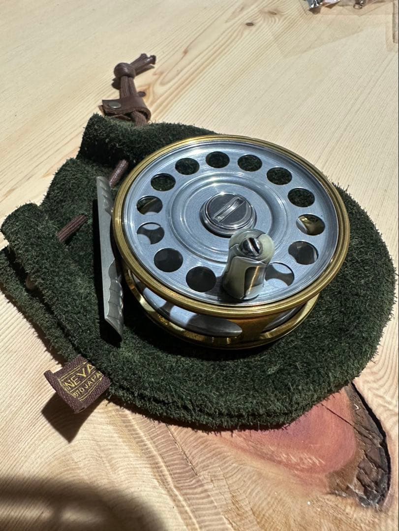 KINEYAフライリール シルバー/ゴールド