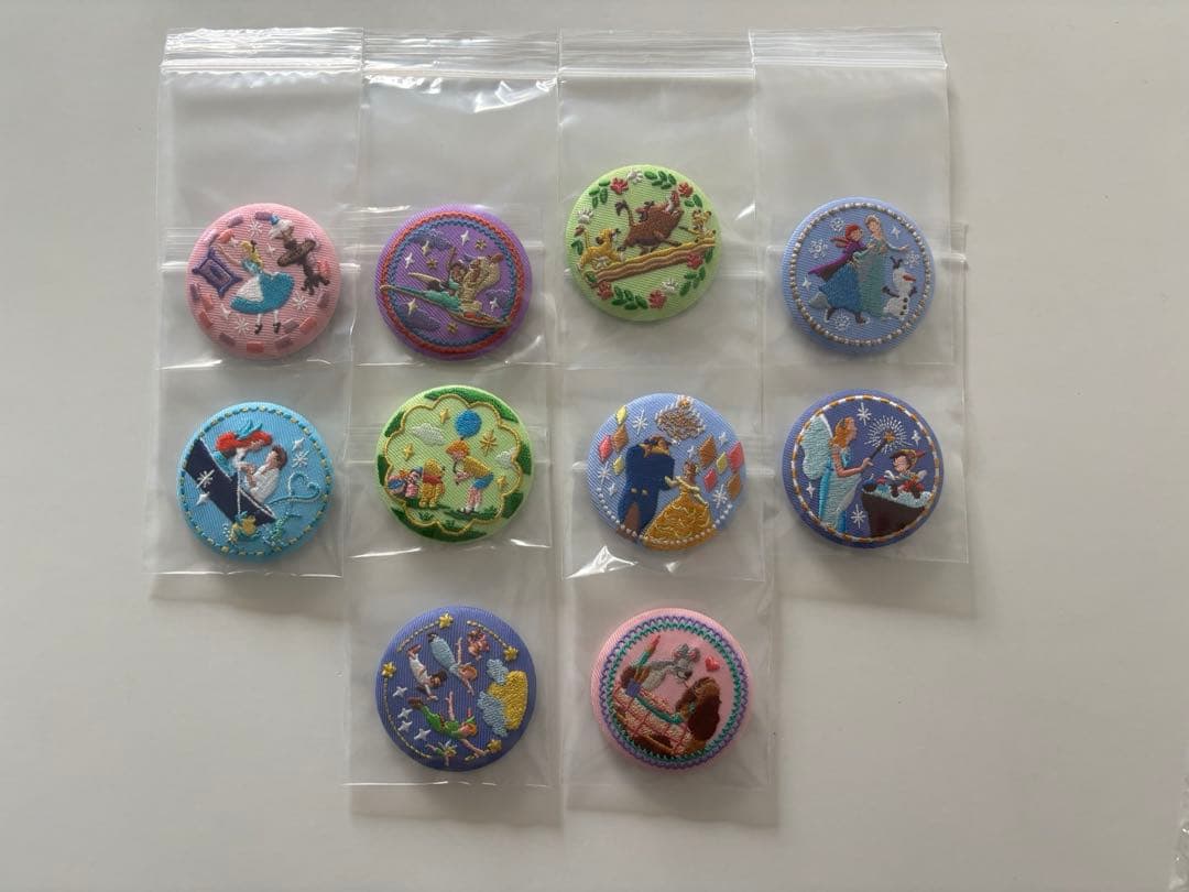 ディズニー　刺繍缶バッジ　ビスケットなし　10種