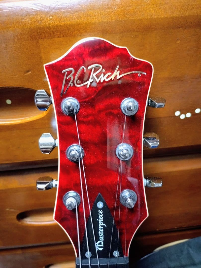 B.C. Rich Masterpiece モッキンバード レッド
