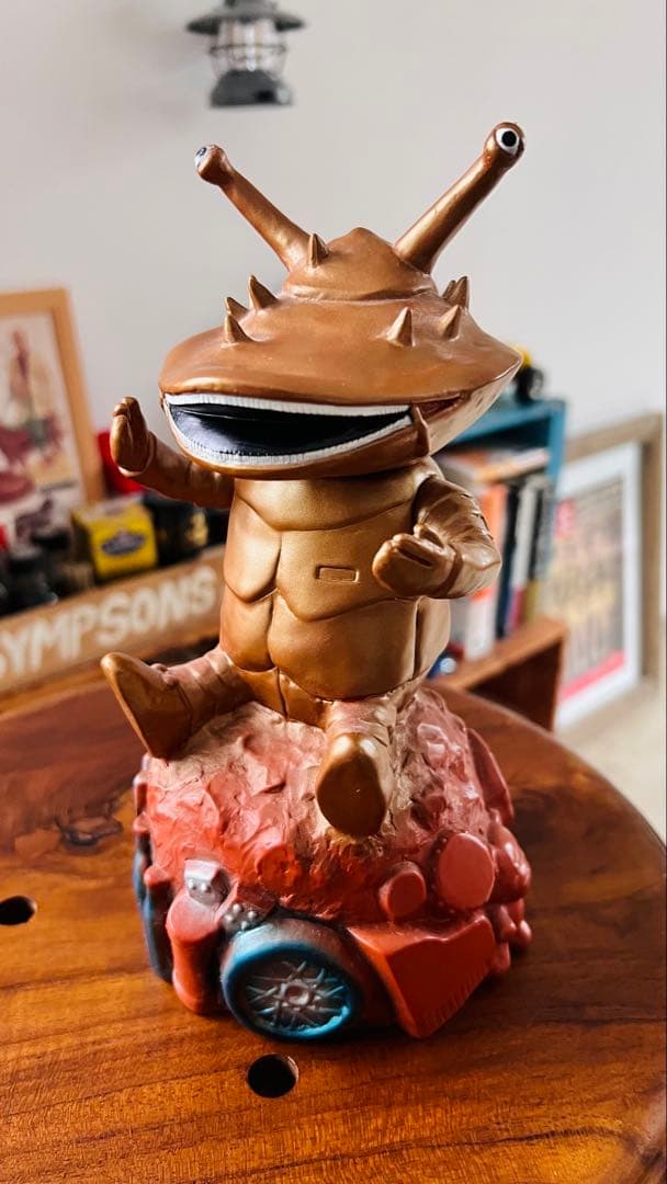 マーミット 怪獣天国 カネゴン貯金箱　開田裕治イラスト版