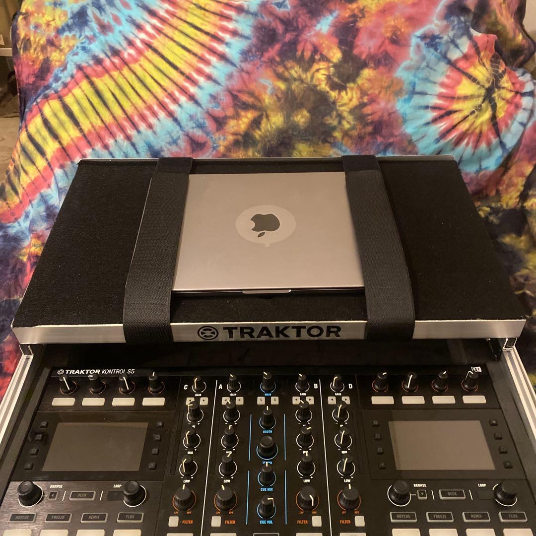 Traktor s5 DJコントローラー　専用ケース付き