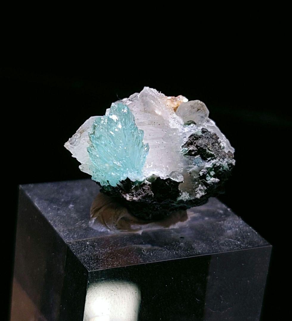 アポフィライト インド産 母岩付き 鉱石 鉱物 ミネラル 標本 原石 犬牙状 ③