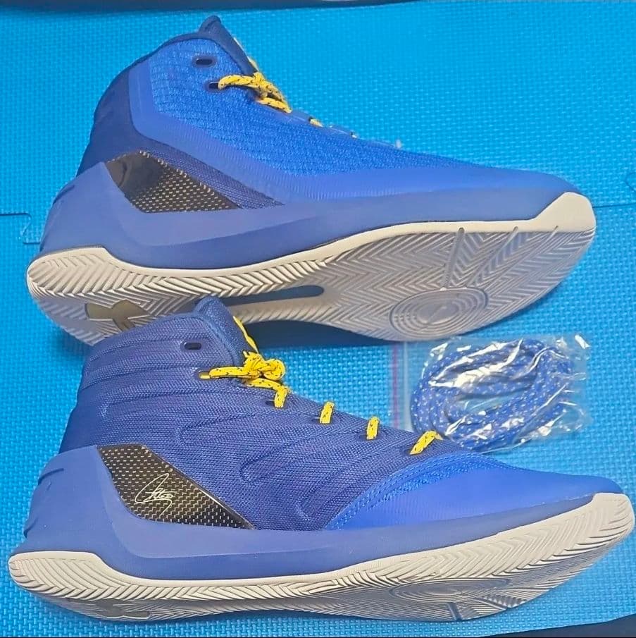 【未使用品！】アンダーアーマー　カリー3　ダブネーション　28センチ