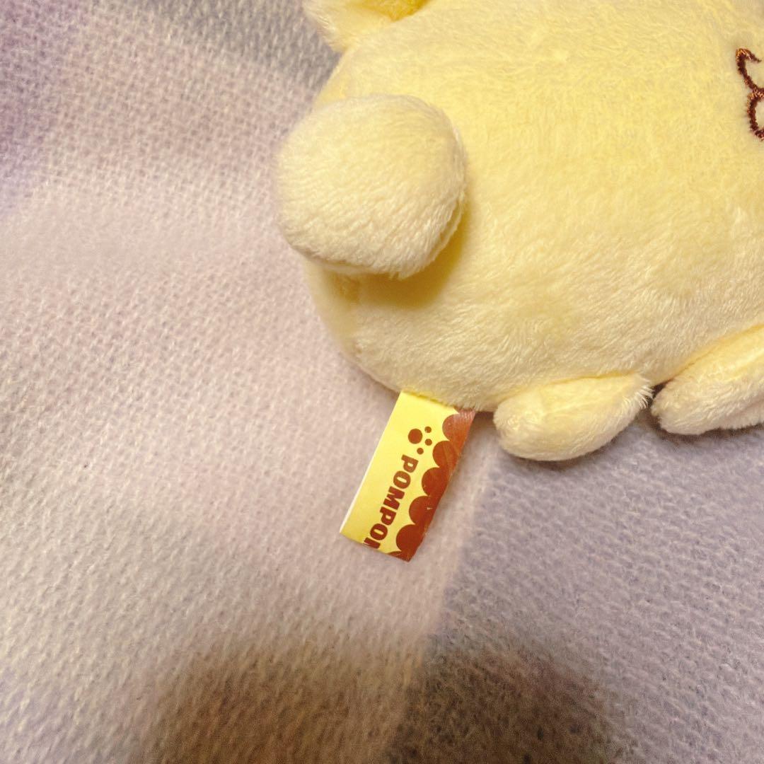 ポムポムプリンカフェ　マスコット　帽子の中にマフィン