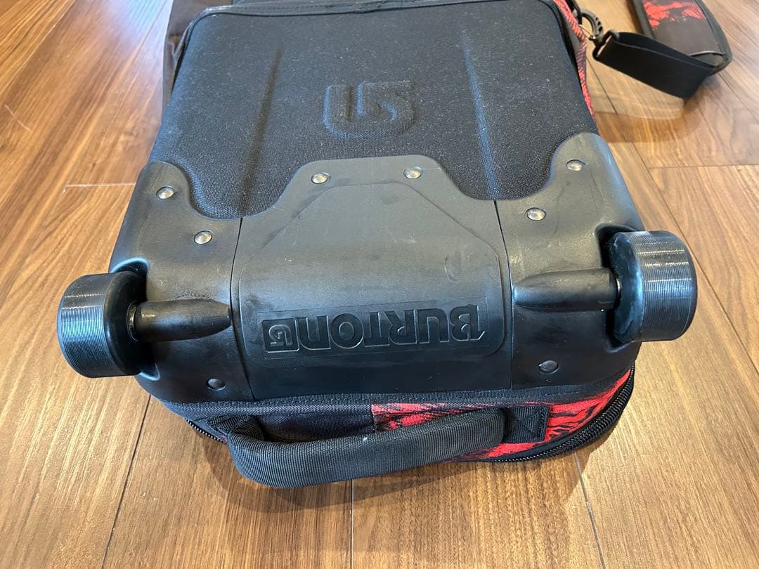 【美品】Burton スノーボードバッグ156キャスター付き 値下しました！