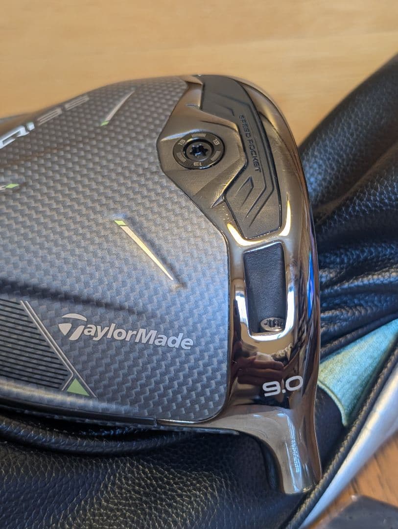 日本正規品 テーラーメイド QI35ドライバー 9度のヘッドと未使用ヘッドカバー