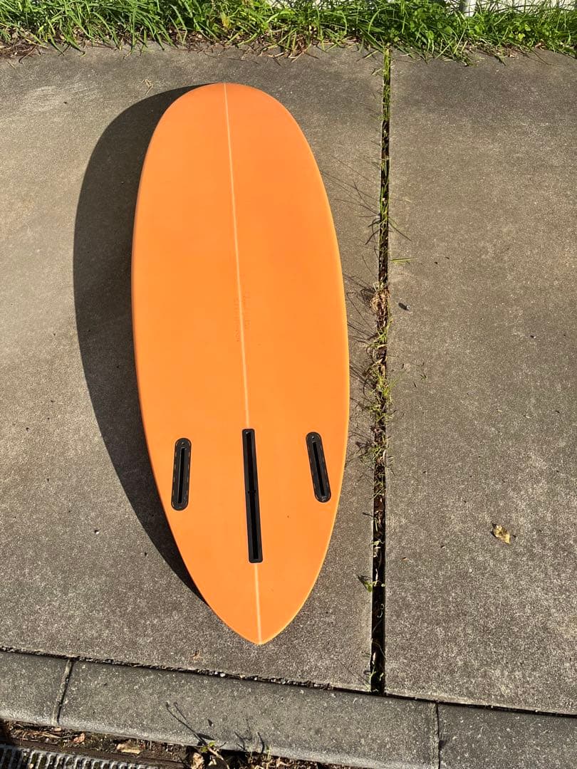 ツインピンサーフボード