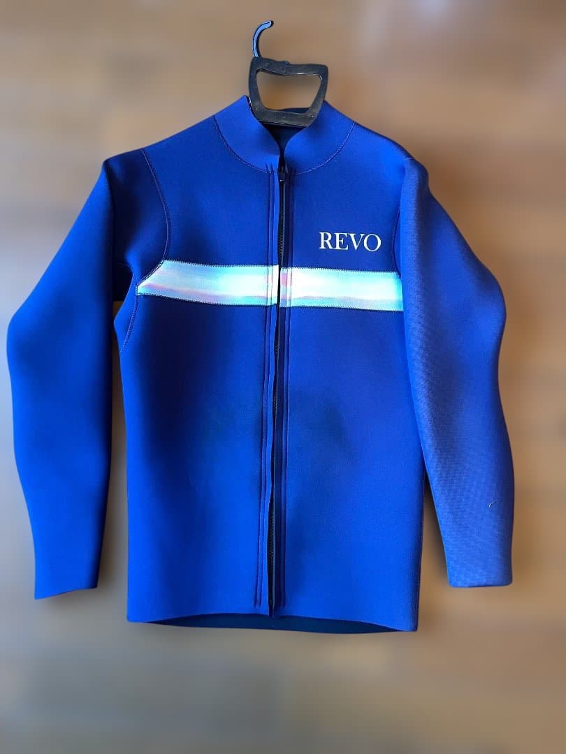 REVO タッパー 青 ジッパー付き