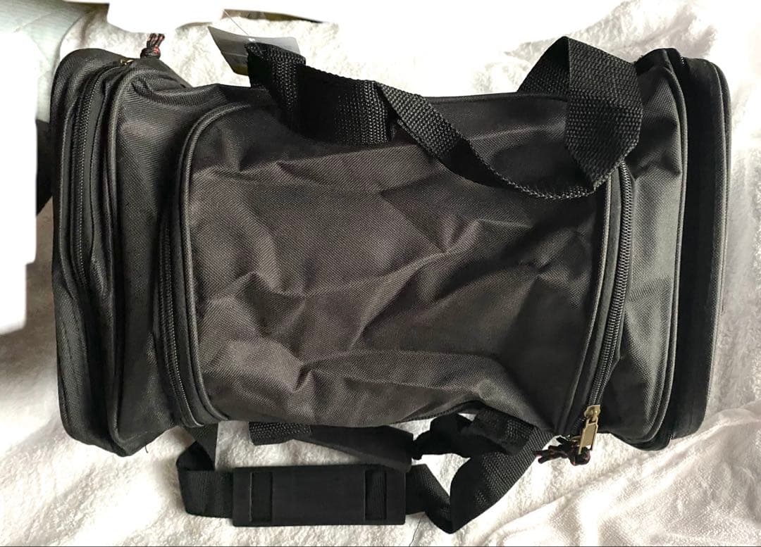 未使用新品ゴールドジムGold's Gym★ダッフルバッグLA本部限定★中サイズ