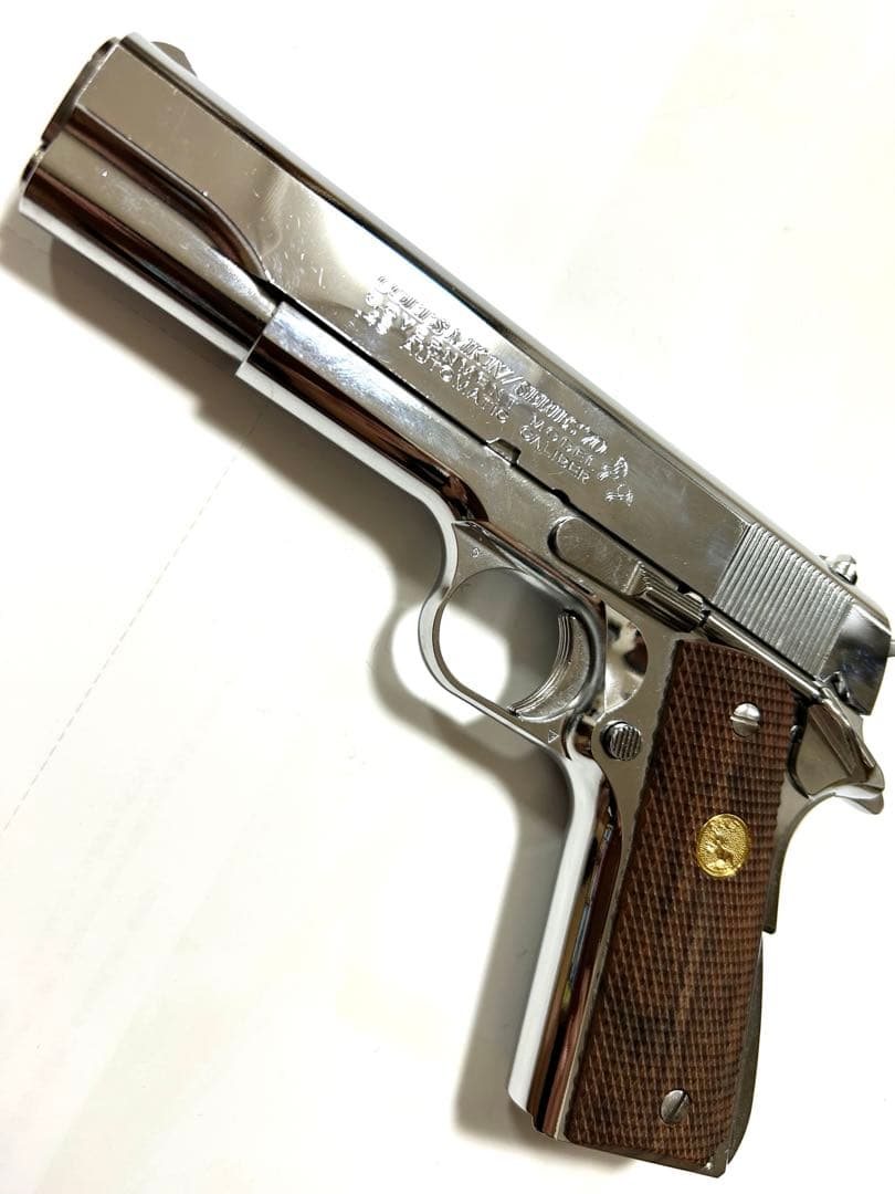 コルトガバメント　ニッケルフィニッシュ