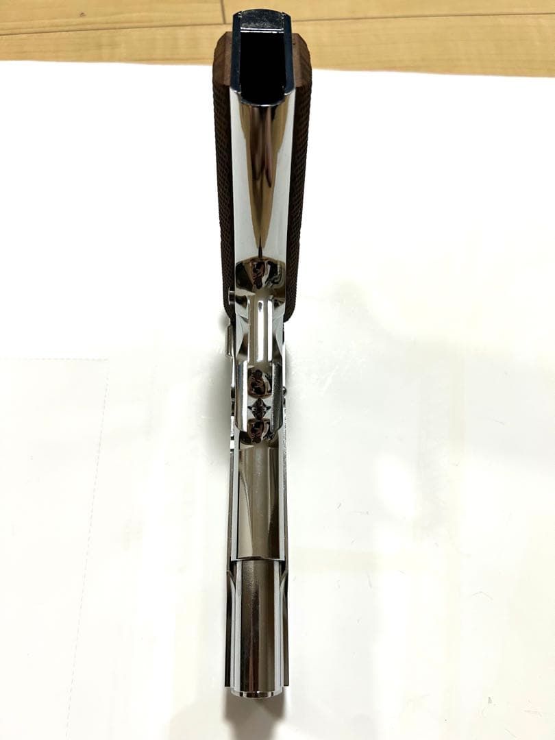 コルトガバメント　ニッケルフィニッシュ