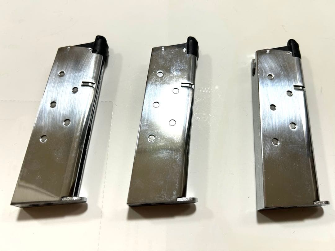 コルトガバメント　ニッケルフィニッシュ