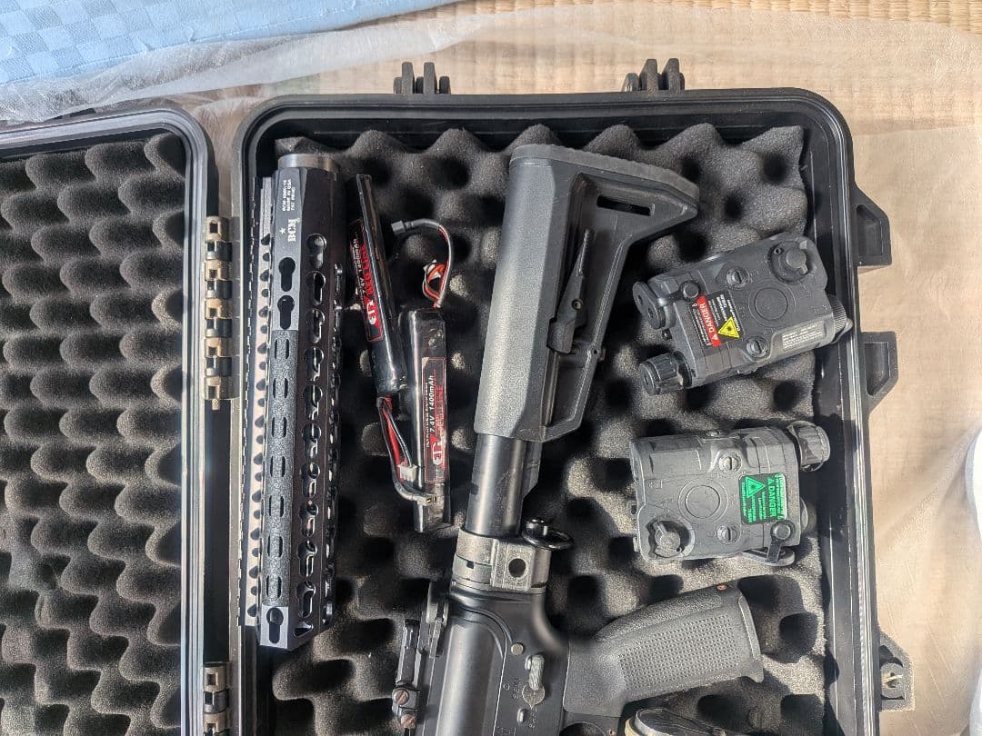 東京マルイ　次世代電動ガン　M4 ハードケース付き