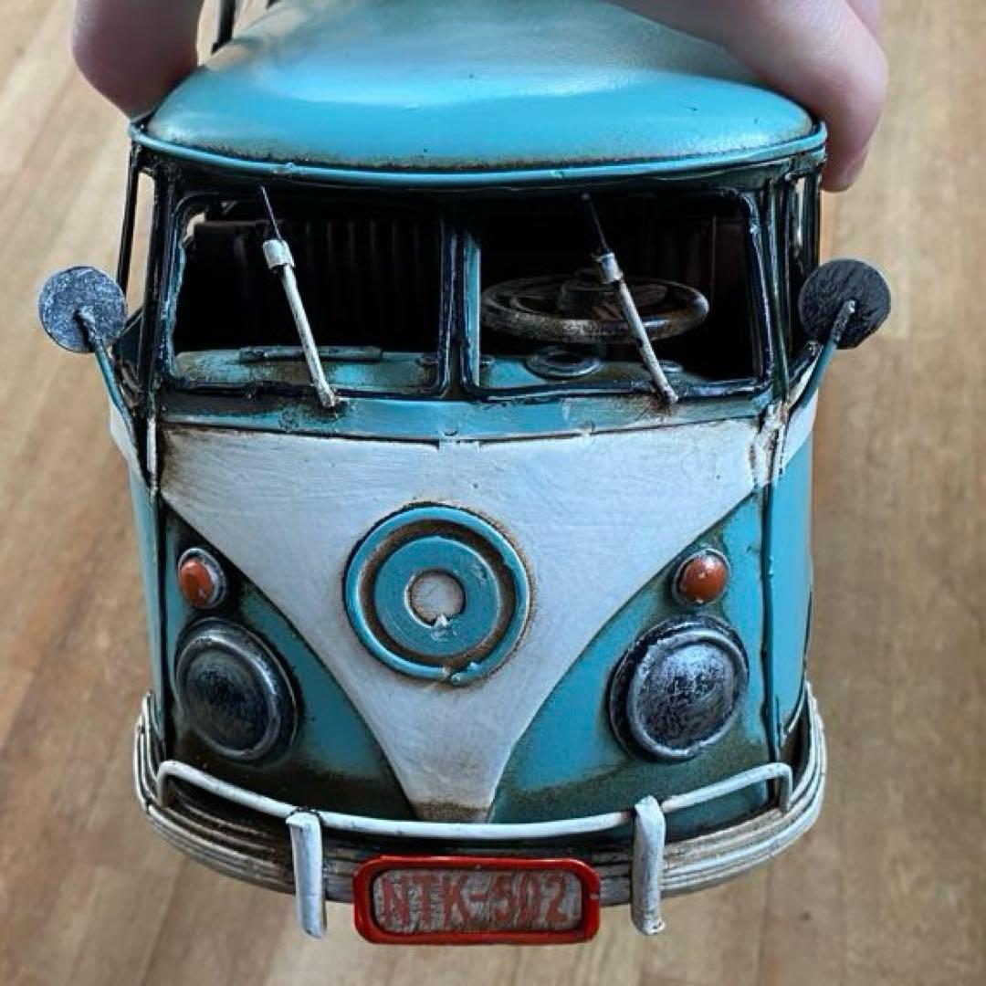 ワーゲンバス風 ブリキ製のミニカー ②