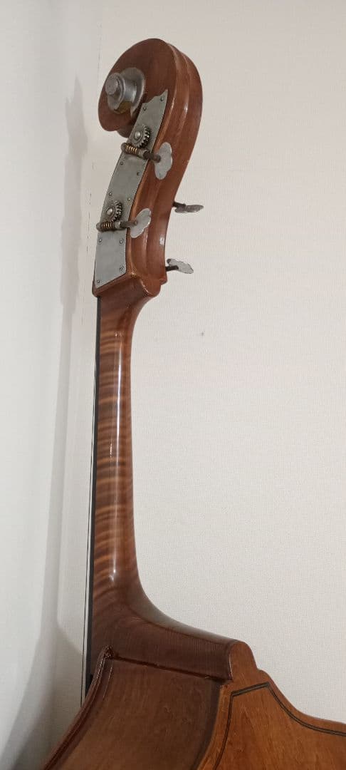 Chaki ウッドベース