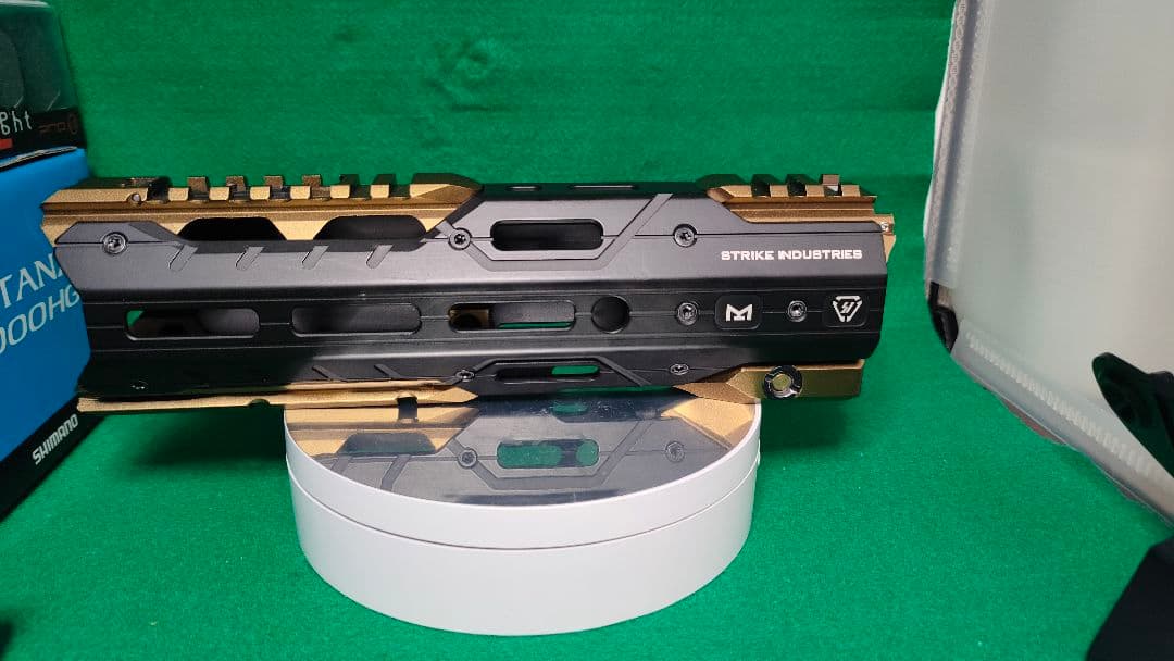 STRIKE INDUSTRIES レプリカハンドガード8.5インチ