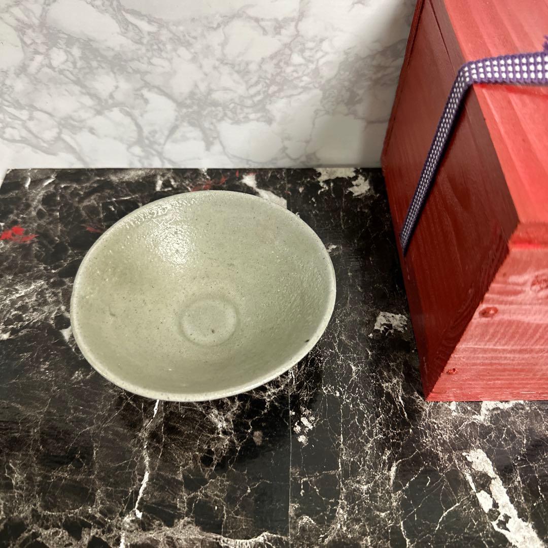 高麗青瓷、茶碗。　　無傷、箱。