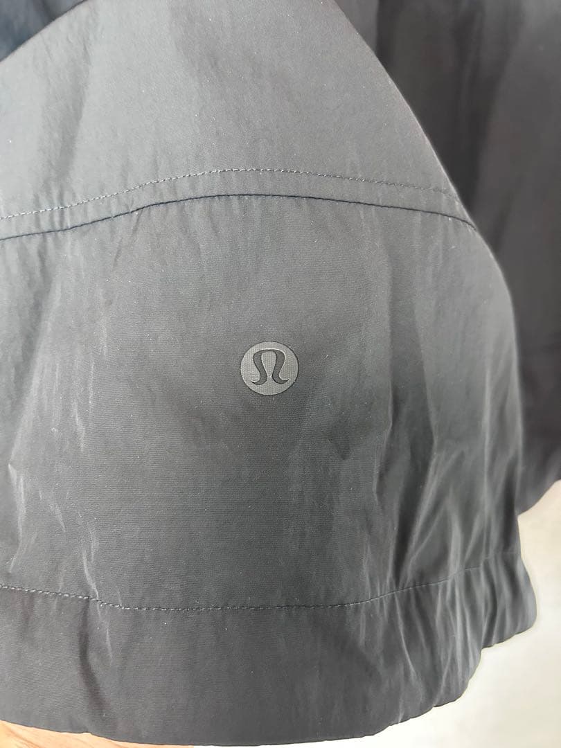 ルルレモン 軽量ボンバージャケット S新品未使用