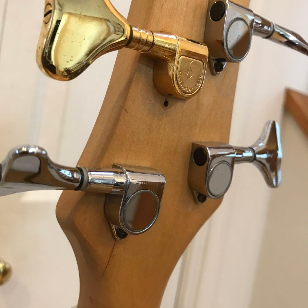 Aria Pro II エレキベース 4弦 ブラック/レッド