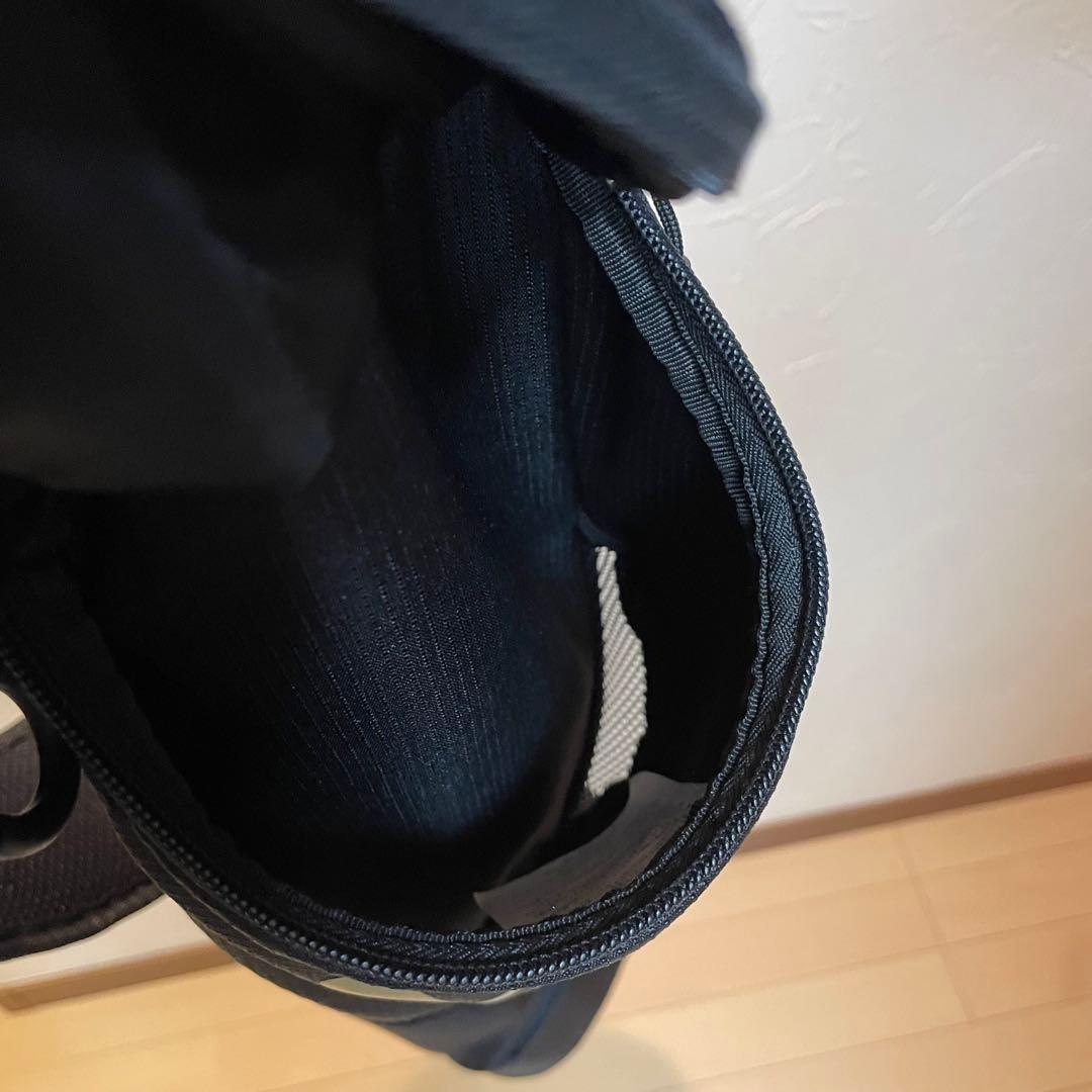 ニューエラ(NEW ERA)セルフスタンドバッグ ブラック / 金ロゴ