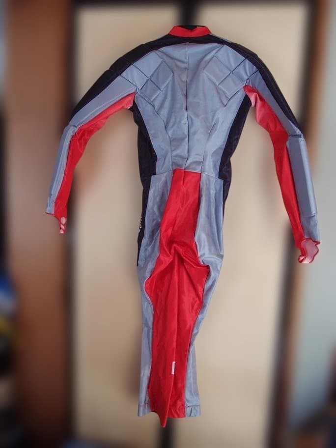 asics スキーレーシングワンピ 赤黒