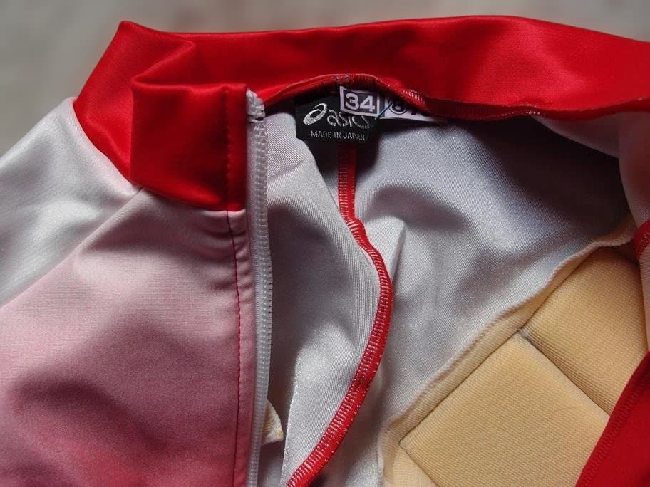 asics スキーレーシングワンピ 赤黒