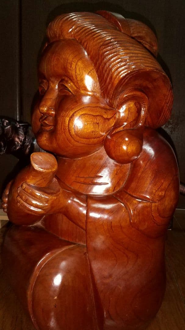 入手困難.巨大.木製.お福さんの置物.9.３kg