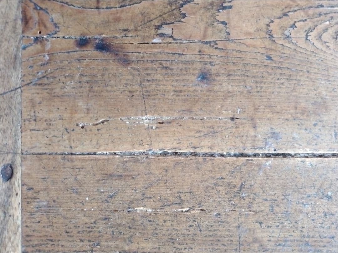 とらです。　フランスアンティーク　カフェテーブル　ローテーブル