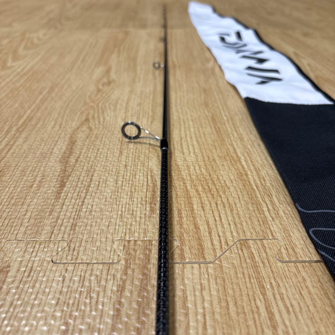 ダイワ ブラックレーベル(バーサタイル) 6011LMLXS-ST