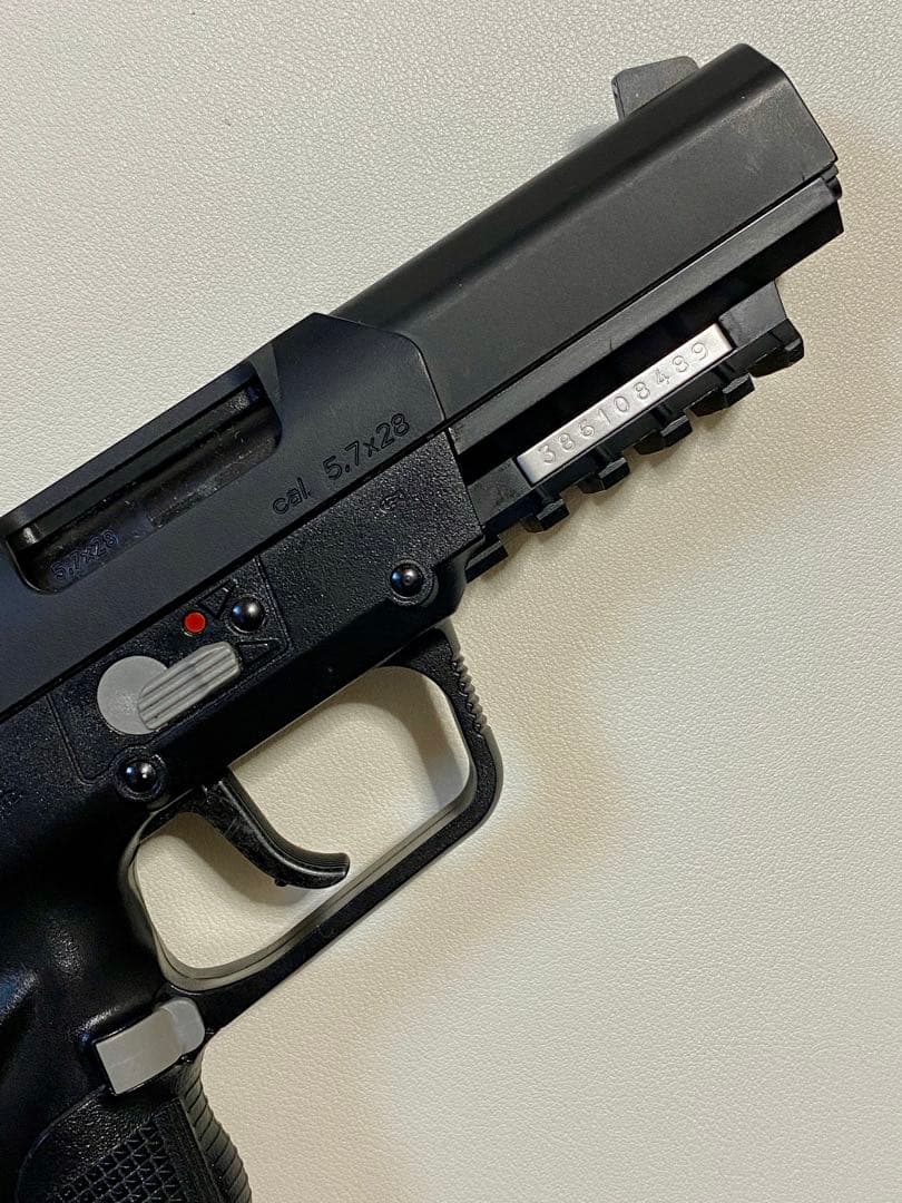 【週末セール】動確済　東京マルイ　fn57 ガスブロ