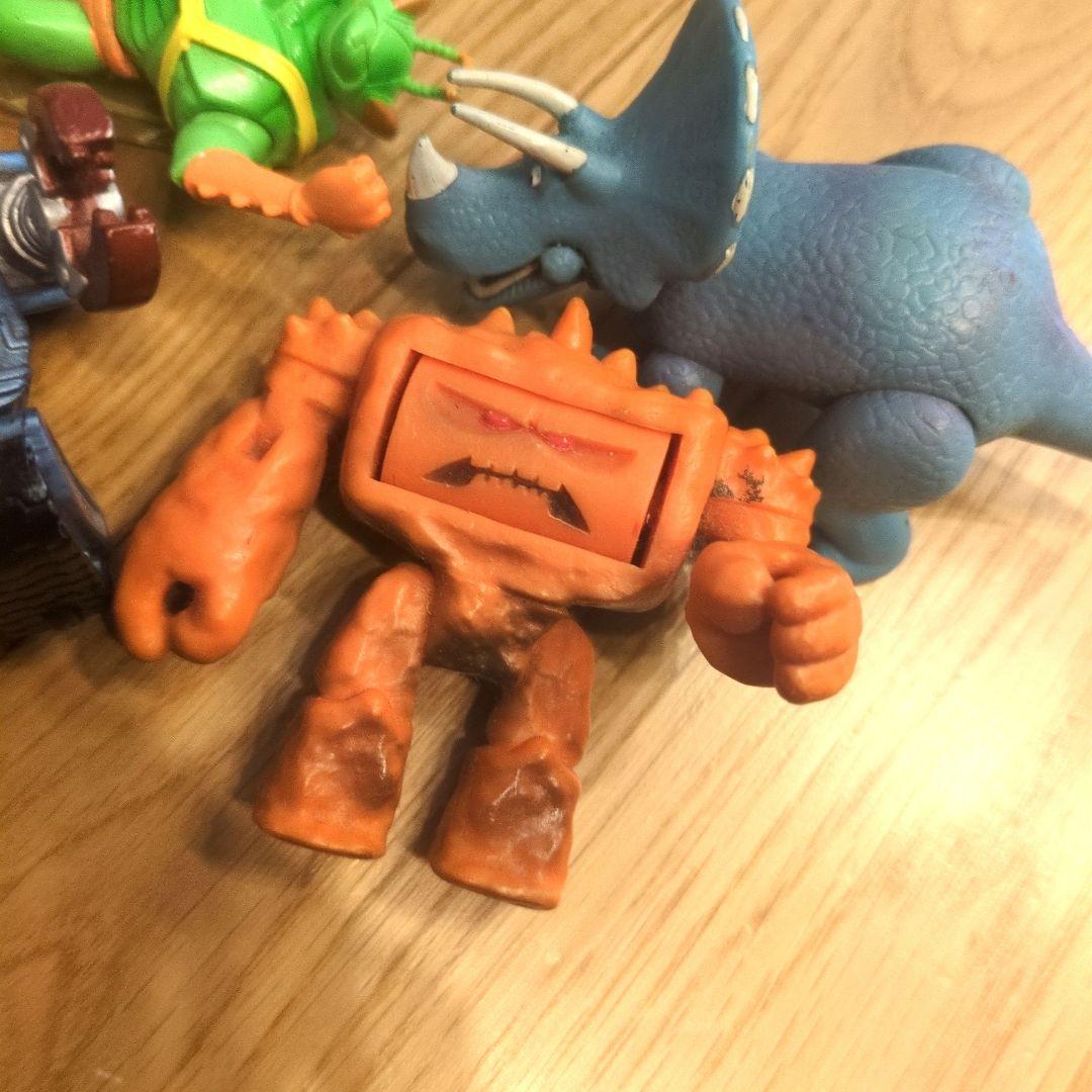 トイストーリー　フィギュア　トゥイッチ　スパークス　トリクシー　チャンク　セット