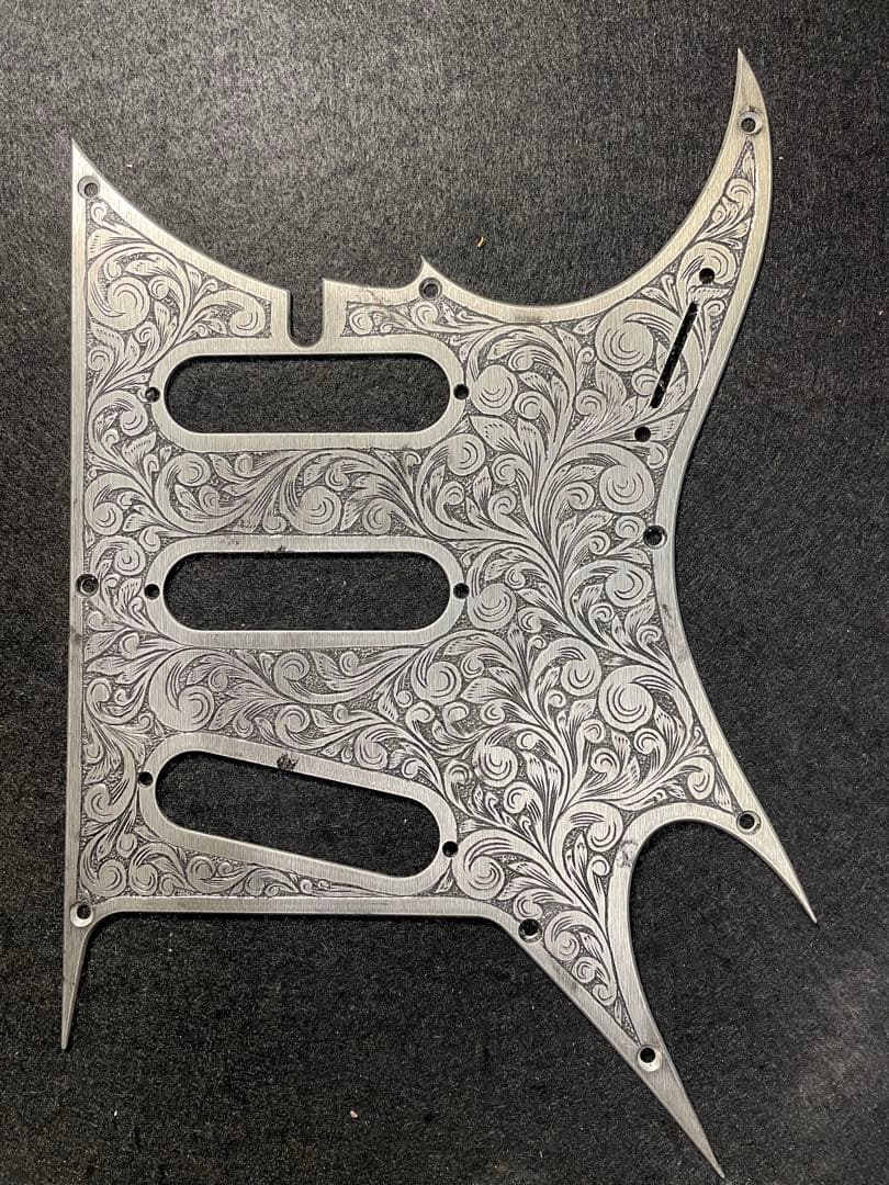 ゼマイティス風！washburn N5用.アノダイズドアルミP.G. nuno