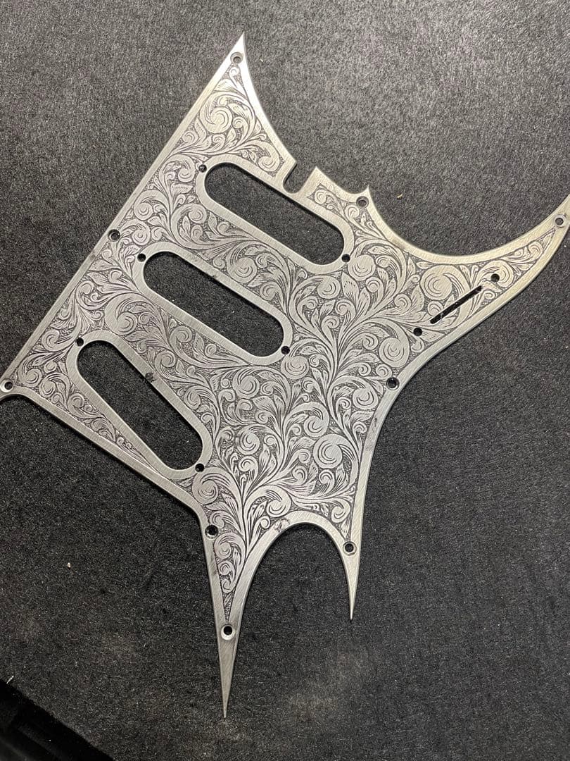 ゼマイティス風！washburn N5用.アノダイズドアルミP.G. nuno