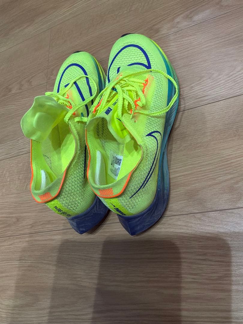 ナイキストリークフライ美品27、5 センチ