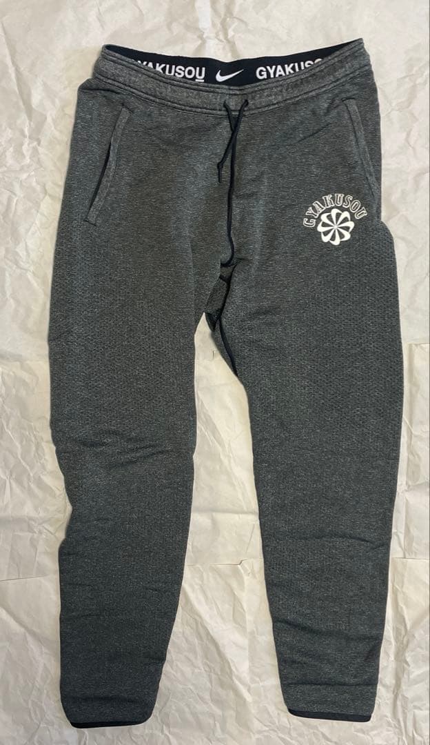 ギャクソウスエット　サイズM