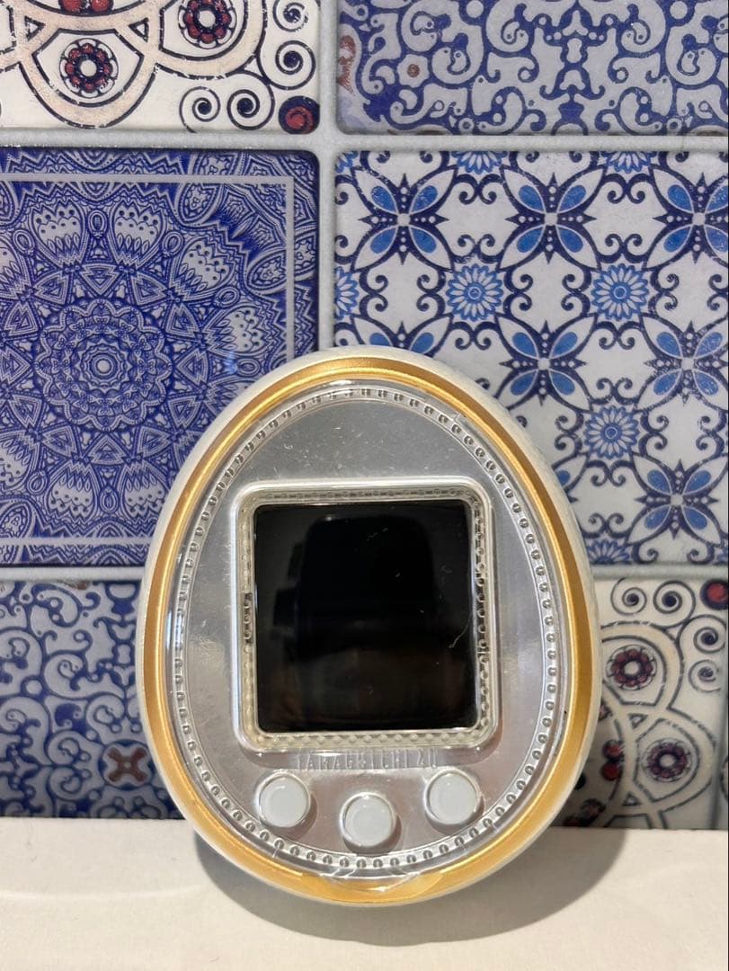 * たまごっち4Uホワイト 本体（中古）のみ *