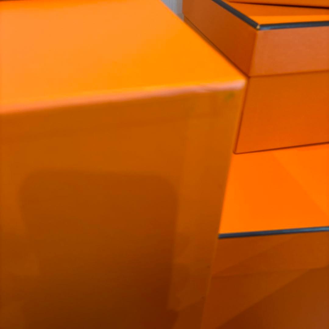 エルメス特大空箱二つ