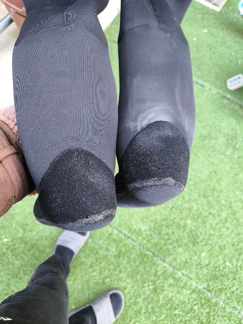 DOVE SURFIN WETSUITS　ドライスーツ