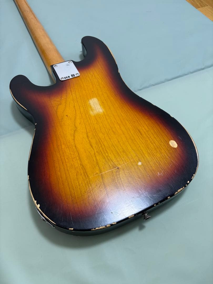 Fender Mike Dirnt シグネイチャーモデル　ベース