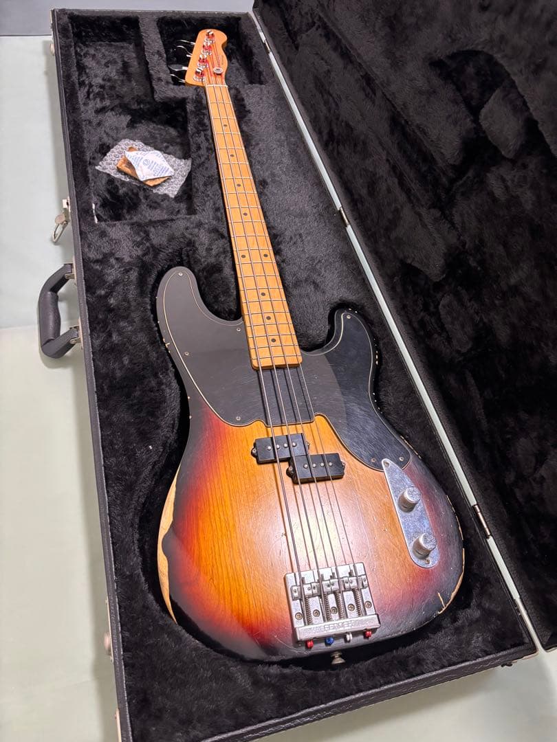 Fender Mike Dirnt シグネイチャーモデル　ベース